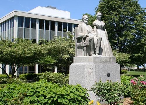 Lincoln Statue - Racine Campus